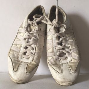 Nfinity white cheer shoes size 6